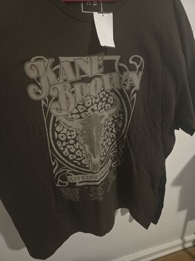 Kane Brown Graphic Tee in Dark Olive